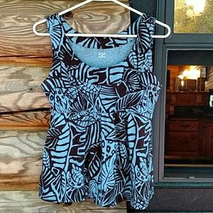 Blue and brown patterned tank top! Nice style!